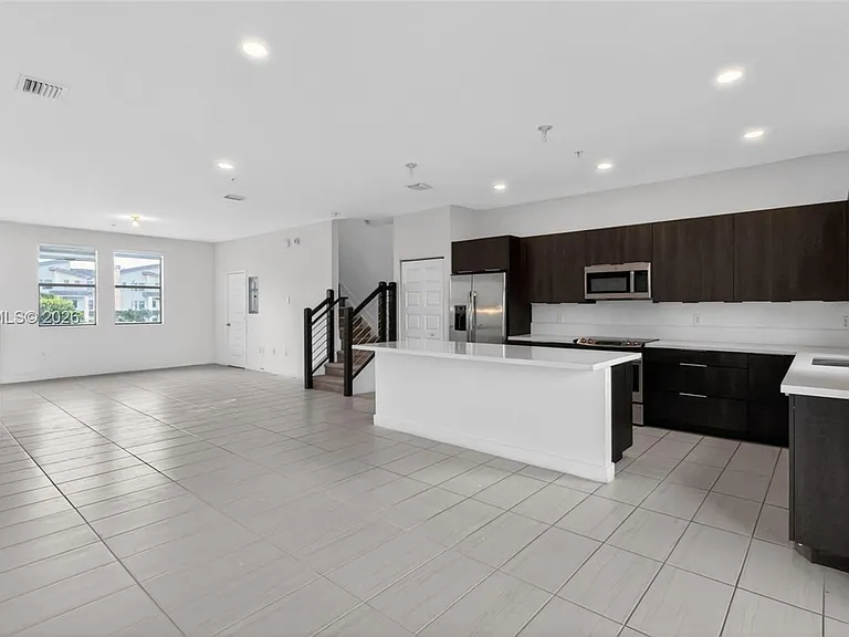 10467 NW 82nd St #10 — Photo 3