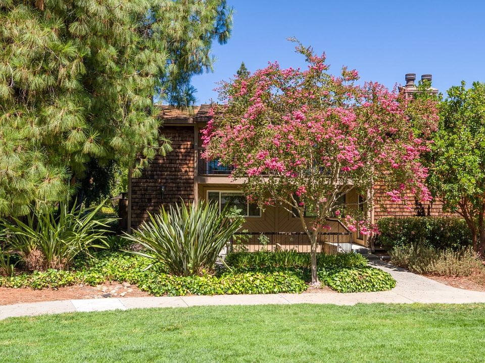 1st image of 6074 Calle De Amor