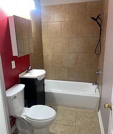 3rd image of 3729 Bruxelles St #2