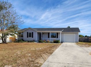 515 Sand Ridge Rd, Hubert, NC 28539