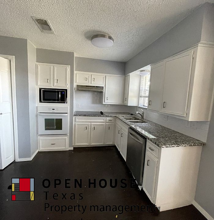 2nd image of 405 Sixpence Ln