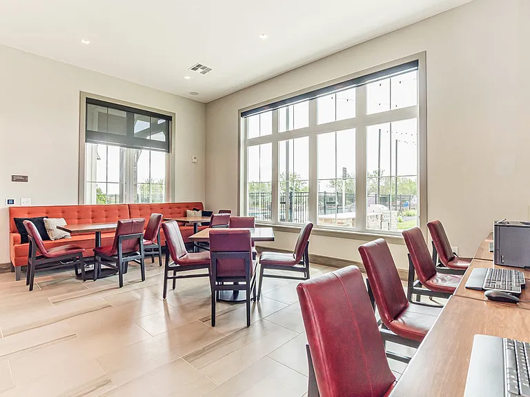 Crossroad Commons — Photo 10