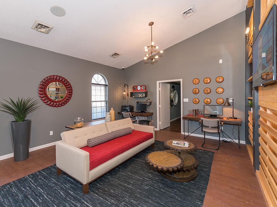1st image of 228 Oak Lake Run Cres APT C