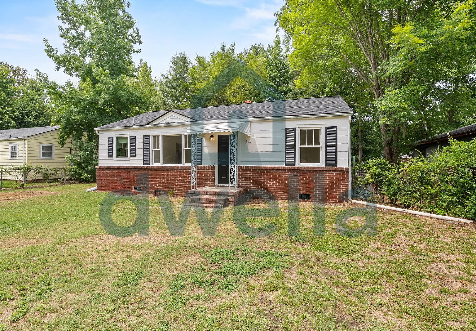 3 bed, 1.0 bath, 957 sqft, $1,325 — Photo 2