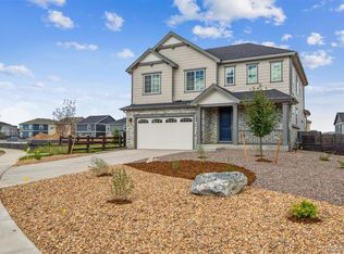 215 S Vandriver Way, Aurora, CO 80018