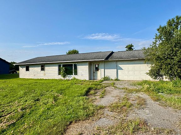 2nd image of 233 Oak Rd