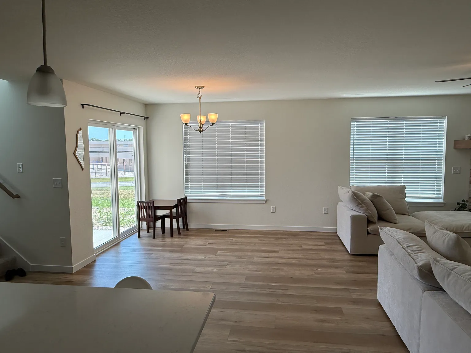 3 bed, 2.5 bath, 2091 sqft, $3,600 — Photo 4