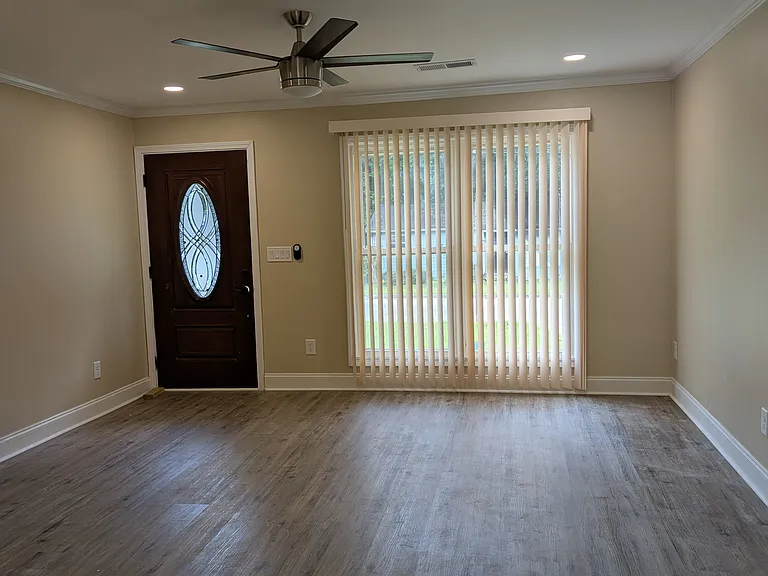 2383 Clarissa Dr NW — Photo 2