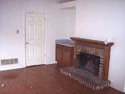 4th image of 936 Tennis Villa Dr