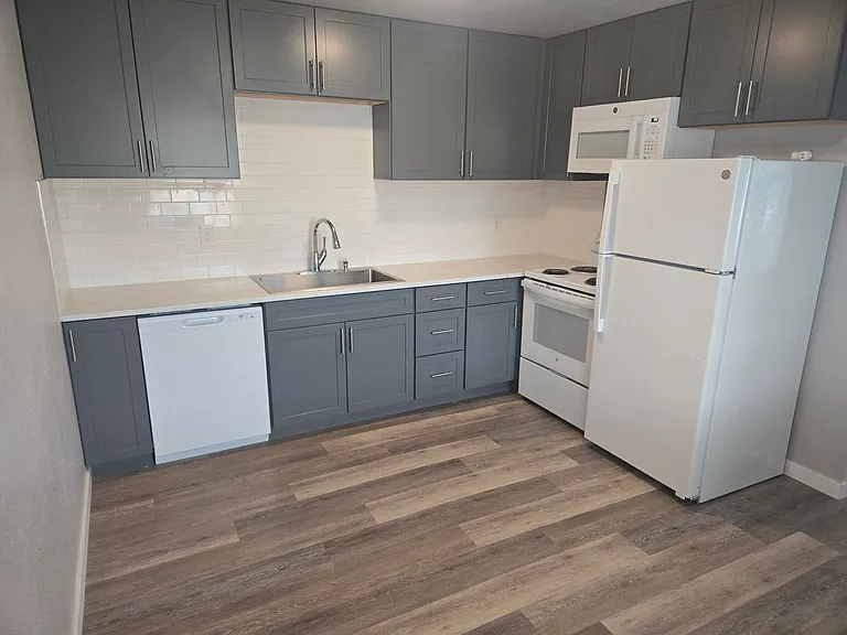 C70 - Third — Photo 2