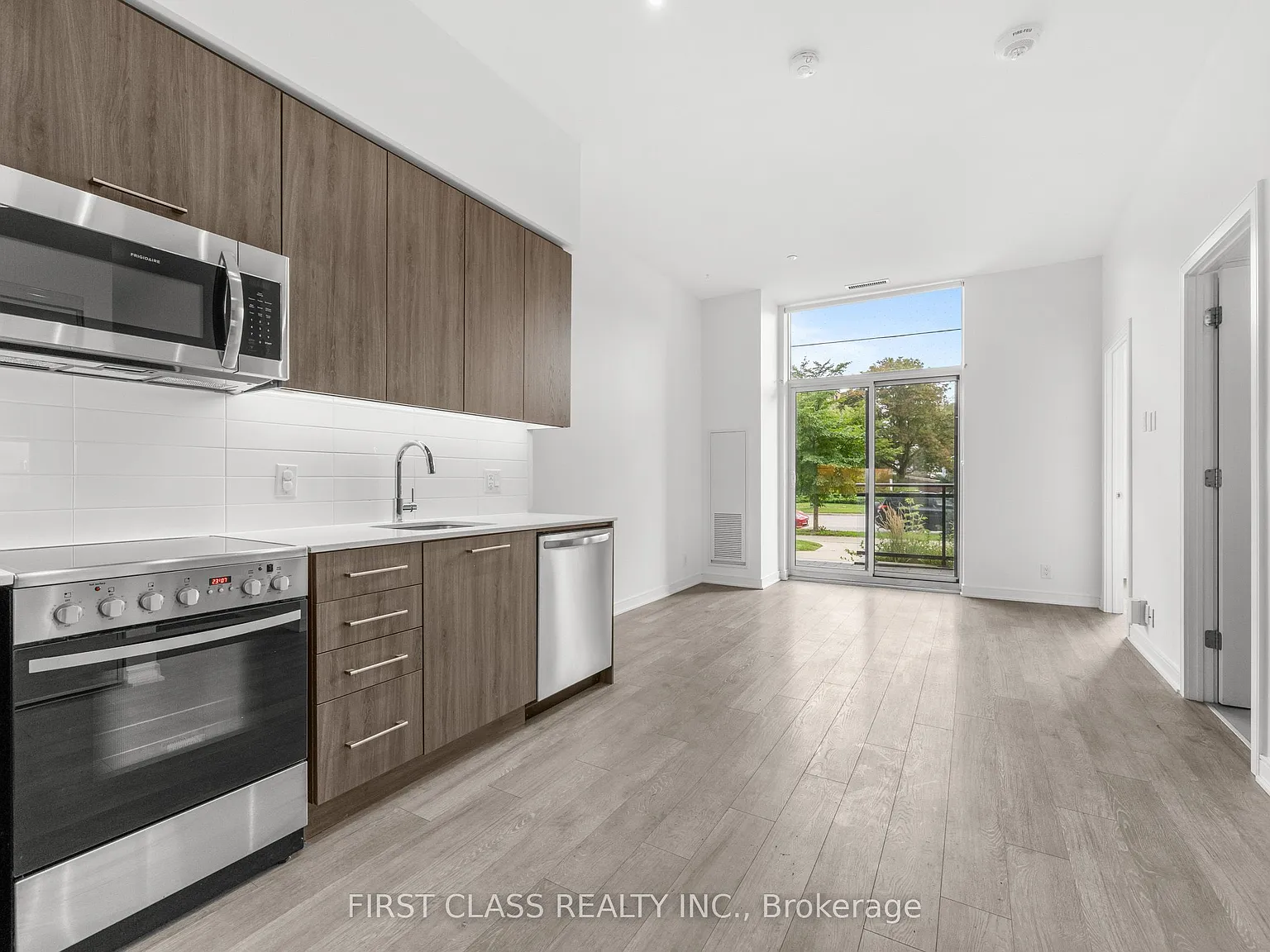 2 bed, $2,350 — Photo 3