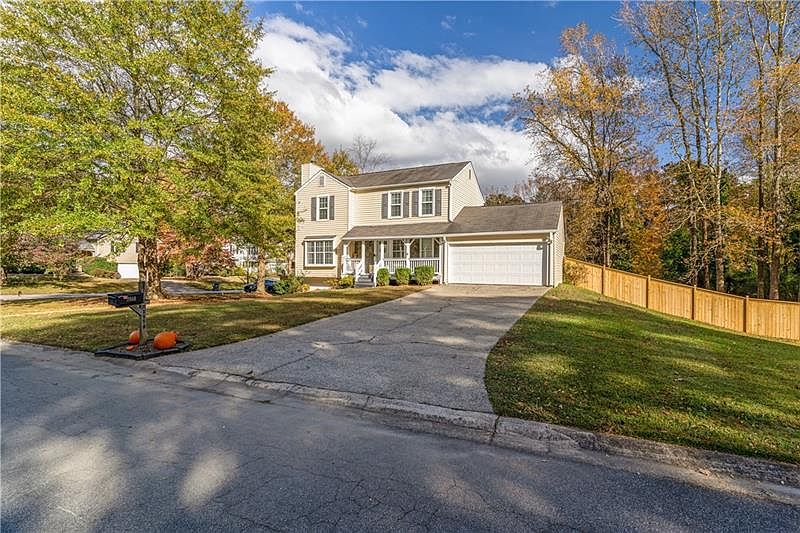 1st image of 2550 Danielle Ct