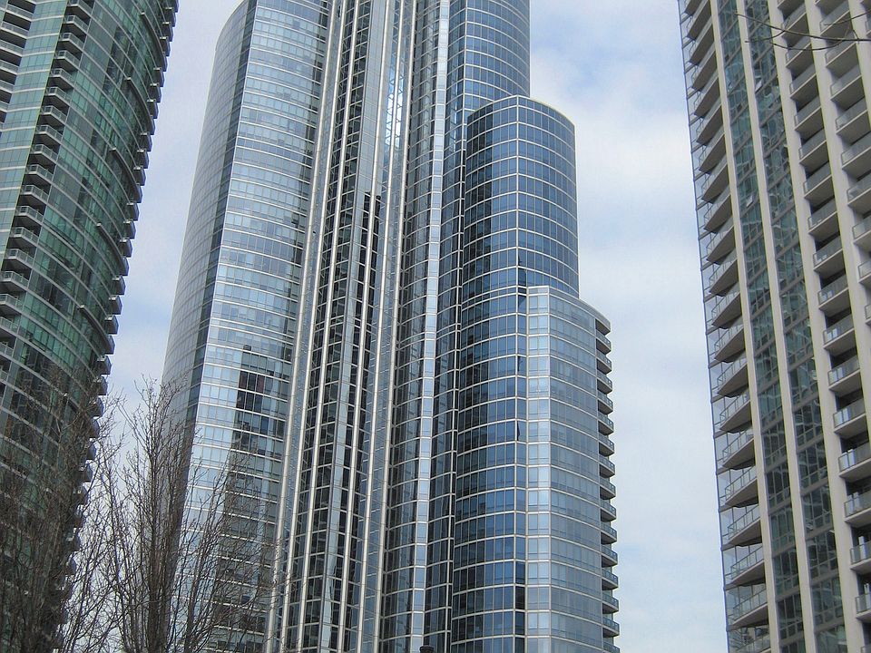 1st image of 1211 S Prairie Ave APT 3903