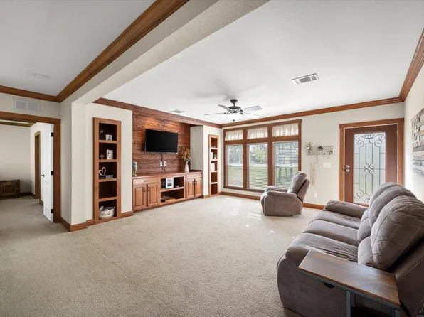 863 SE County Road 2230, Corsicana, TX 75109