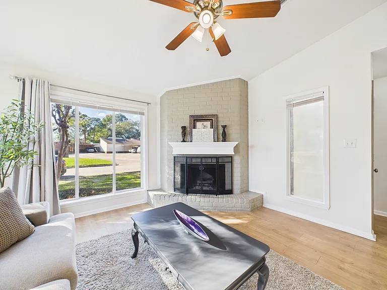 7836 Bateman Ln — Photo 10