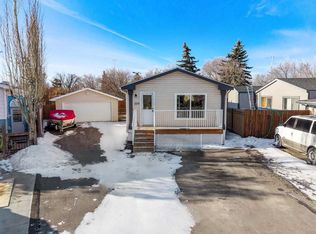 220 E Big Hill Pl SE, Airdrie, AB T4A 1R6