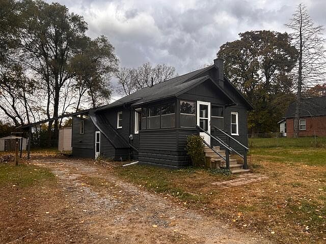 1st image of 151 Glynlee St