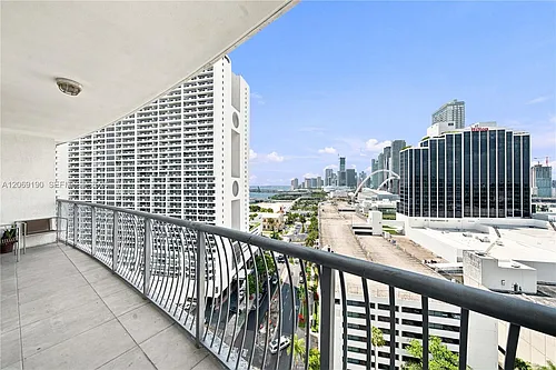 1750 N Bayshore Dr #1912 Photo 1