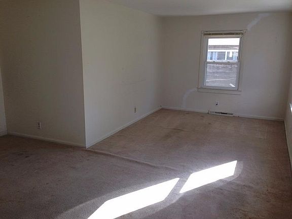 3rd image of 2516 Frank St