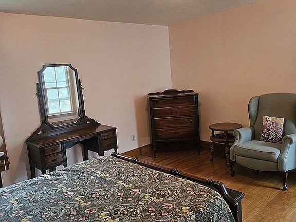 3rd image of 150 N Broad St