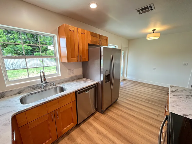 13614 Croft Dr N — Photo 12