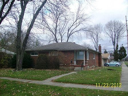 1st image of 32116 Maplewood St