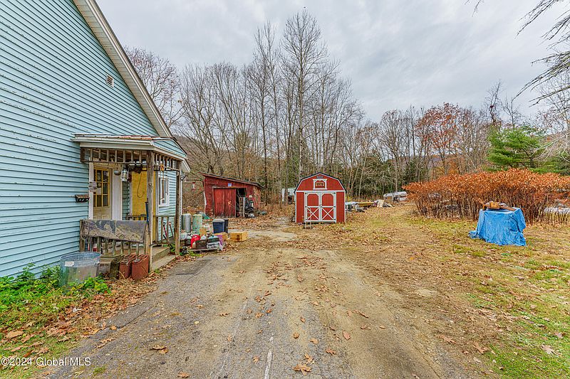 3rd image of 939 County Highway 123