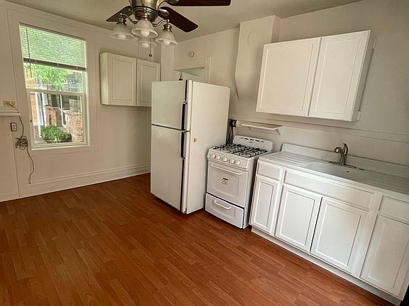 4th image of 729 Blake Ave