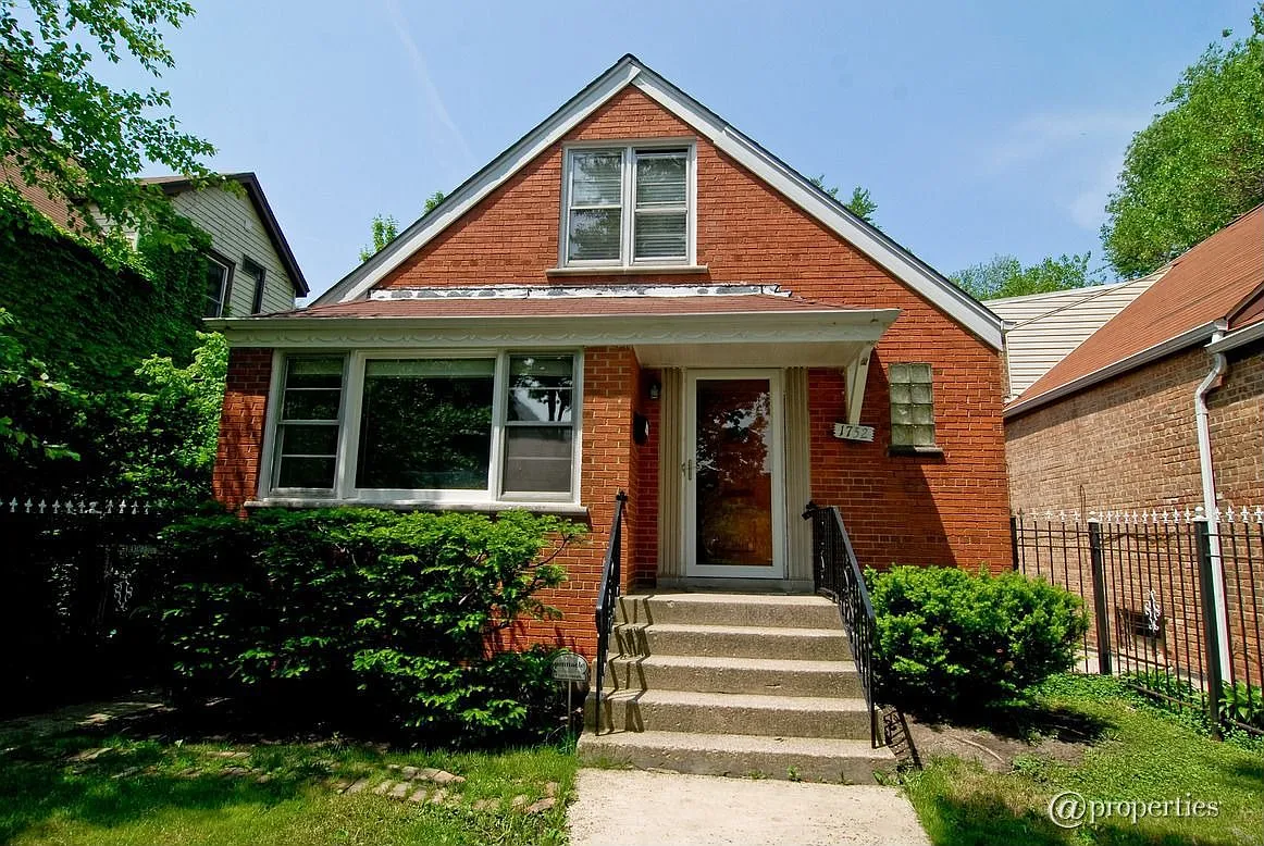 1752 N Keeler Ave photo 1