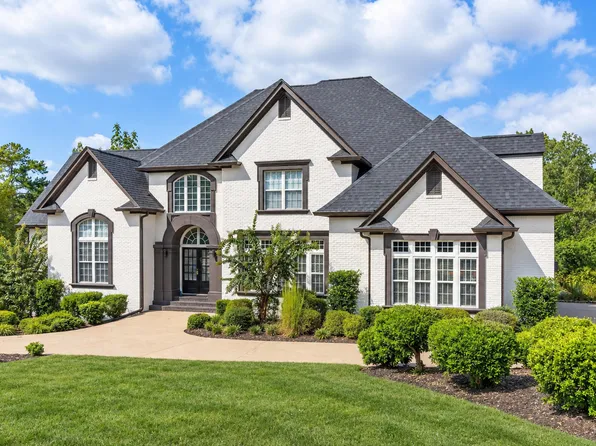 507 Grand Mountain Dr, Chattanooga, TN 37421