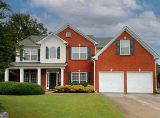482 Leggett Oaks Ln, Lawrenceville, GA 30043