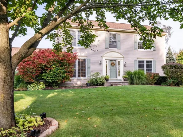 609 Bayberry Ln, Macedon, NY 14502