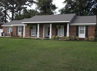 902 Winchester Rd, Jacksonville, NC 28546