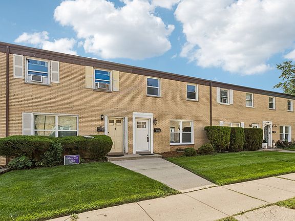 2nd image of 852 Colonial Dr APT E