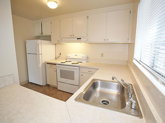 4th image of 3233 Somerset Ave #B
