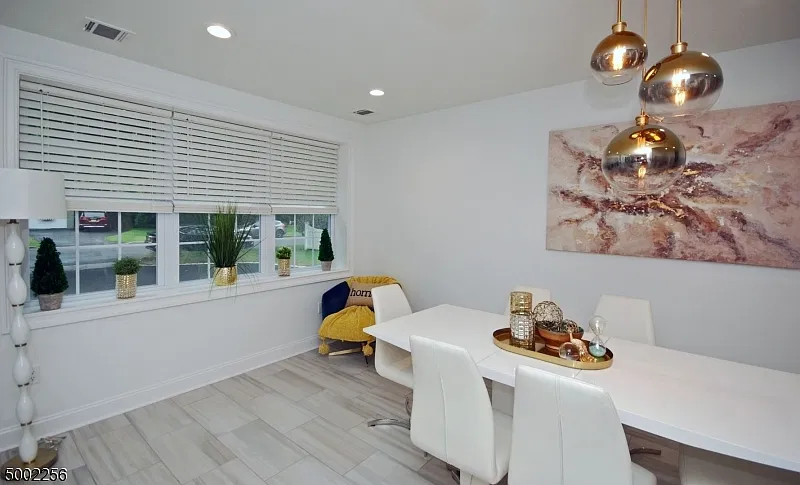 4 bed, 3.0 bath, $3,800 — Photo 4
