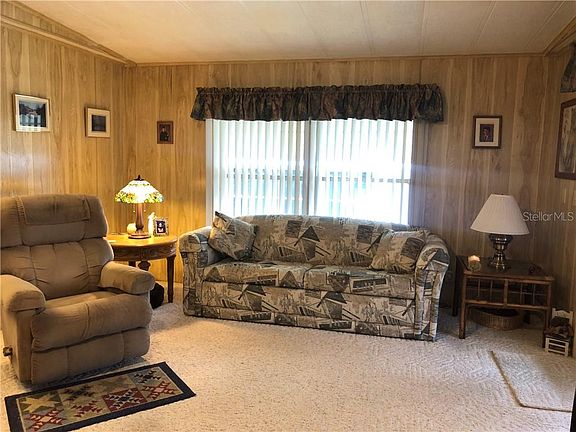 3rd image of 5 Pine Ln
