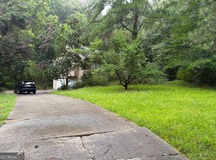 3919 Leach Rd, Snellville, GA 30039