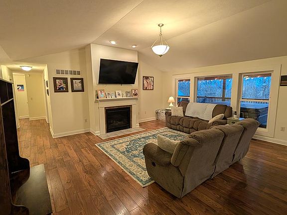 4th image of 3199 Tick Ridge Rd