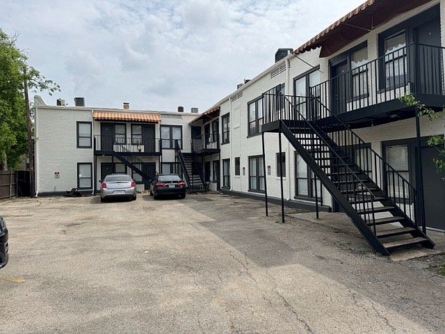 PARKING AREA