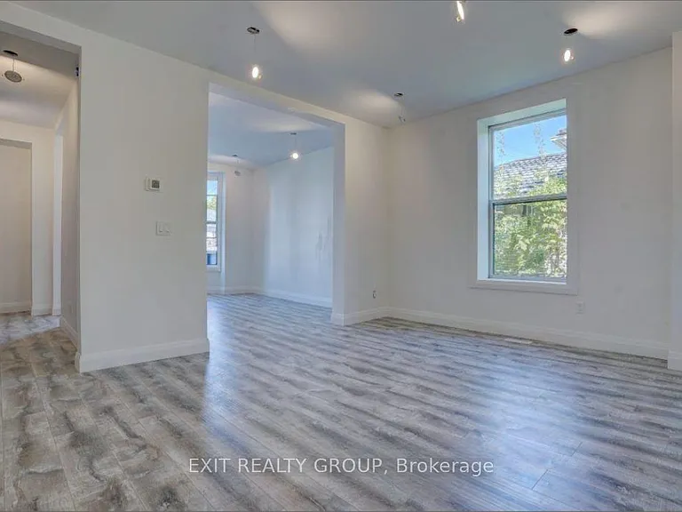 105 Yeomans St — Photo 5