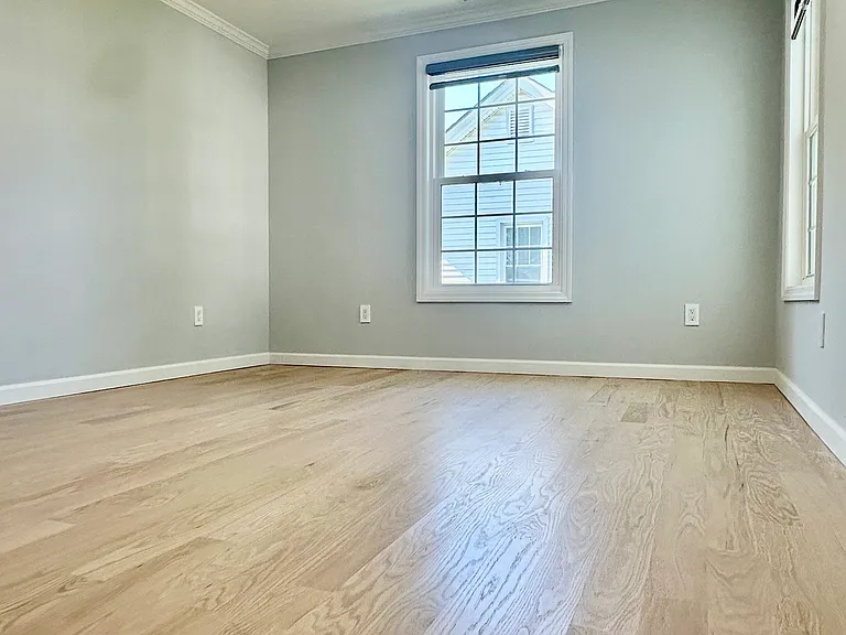 123 East Ave — Photo 9