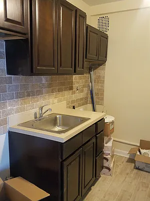 Rented by Max & Associates Realty Corp | media 37