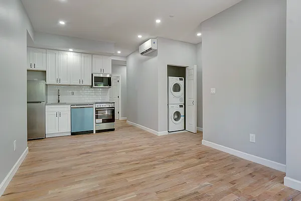 Rented by EXR | media 1