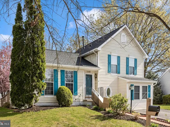 1406 Willow Oak Dr, Frederick, MD 21701