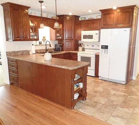 5th image of 209 Sycamore Dr