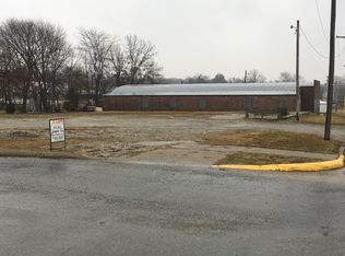 203 E Washington St, Newton, IL 62448