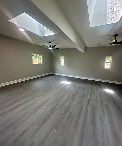 813 Sycamore Ave — Photo 1