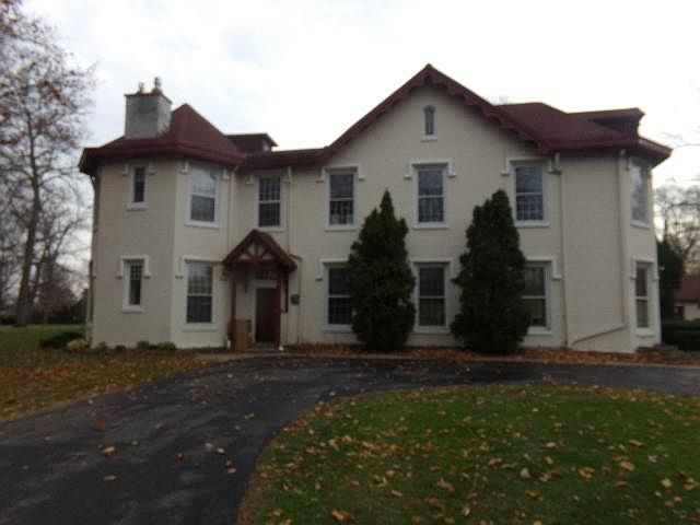 1st image of 125 Grove Dr APT 2A