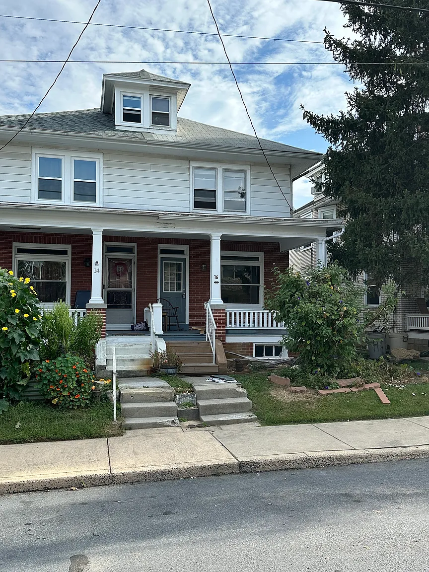 16 E Walnut St photo 1